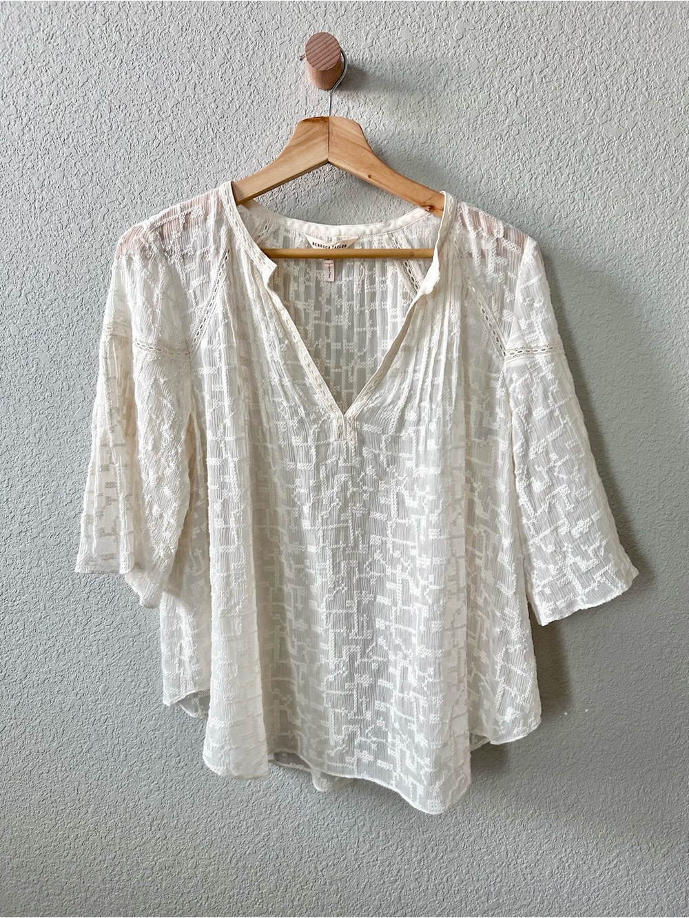Rebecca Taylor Ivory Silk with Cotton Embroidery Size 6 Flutter Sleeve